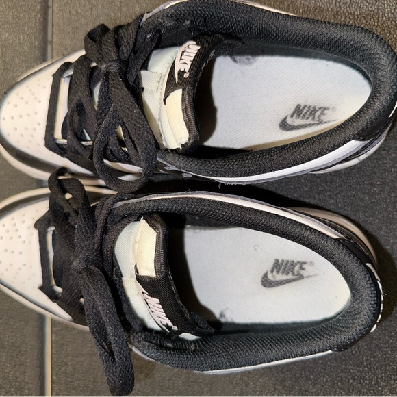 Nike Panda Dunks - Picture 3 of 6